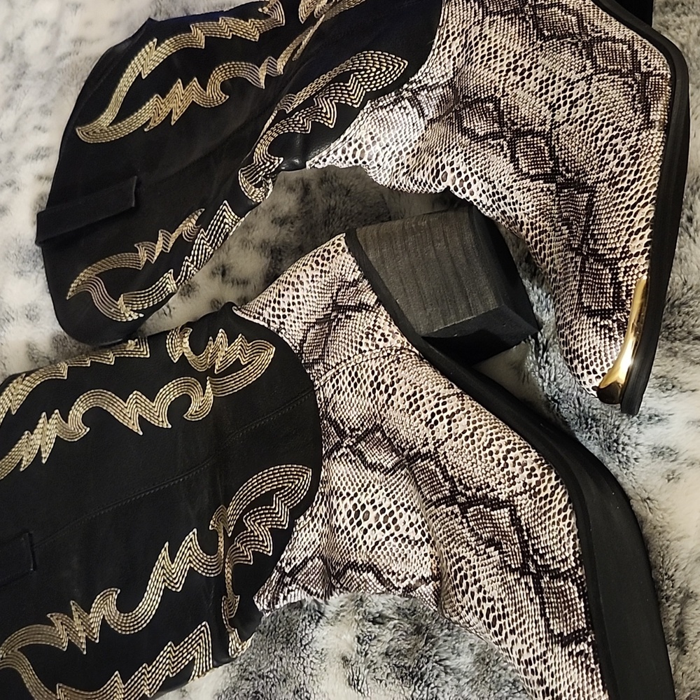 Western Wear Boots Custon Handmade Snakeskin and leather